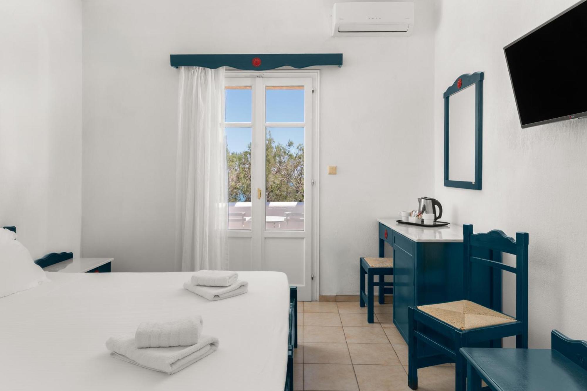 Ξενοδοχείο Paros Seafront 3*