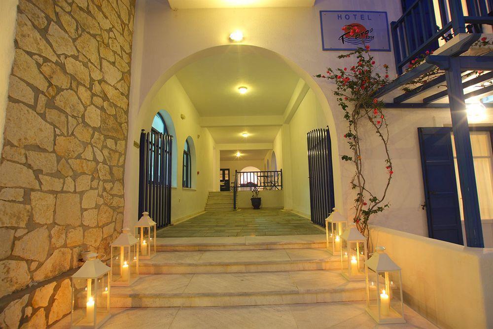Paros Seafront Ξενοδοχείο Λογαράς