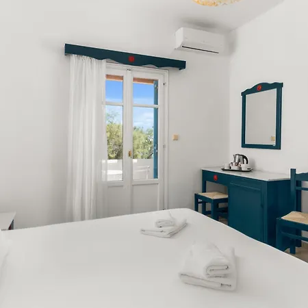 Paros Inn Seafront Logaras Room photo