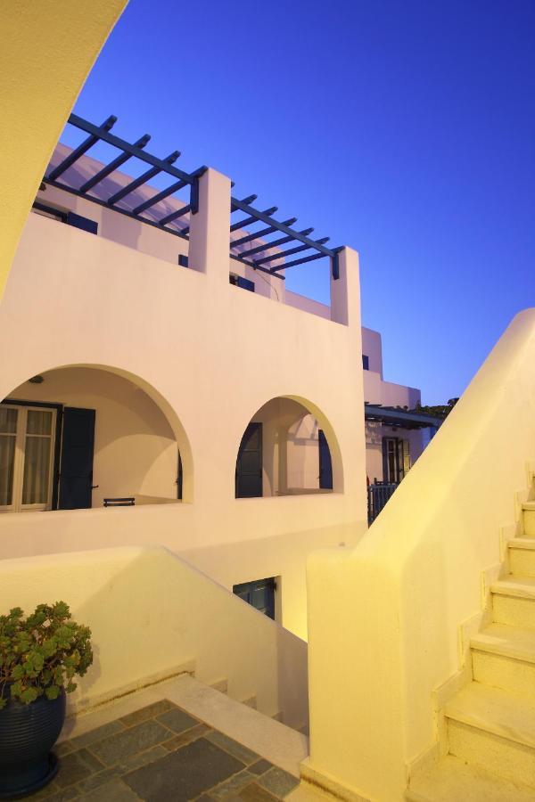 Paros Seafront לוגאראס